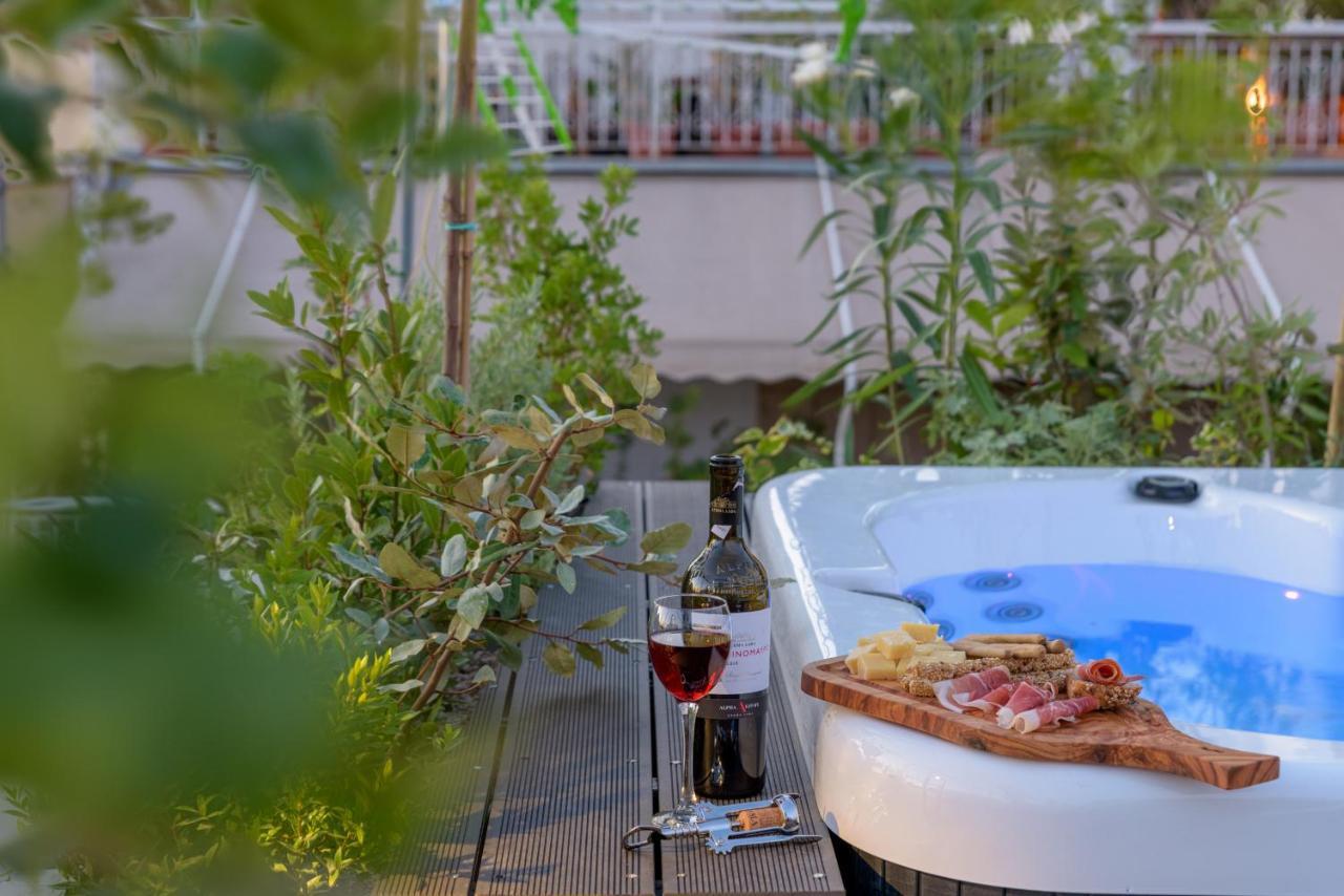 Your 4 Bdrm Dream House Acropolis View & Jacuzzi Ateny Zewnętrze zdjęcie